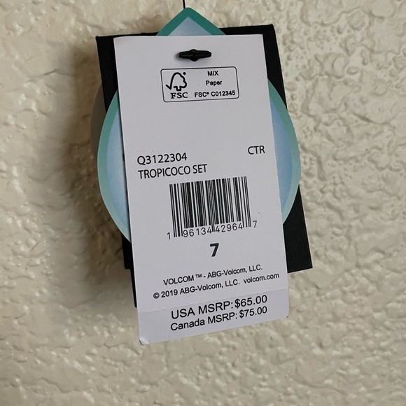 Volcom Girls Tropicoco Crop Bikini Top 7 Citron White NEW - Picture 4 of 6